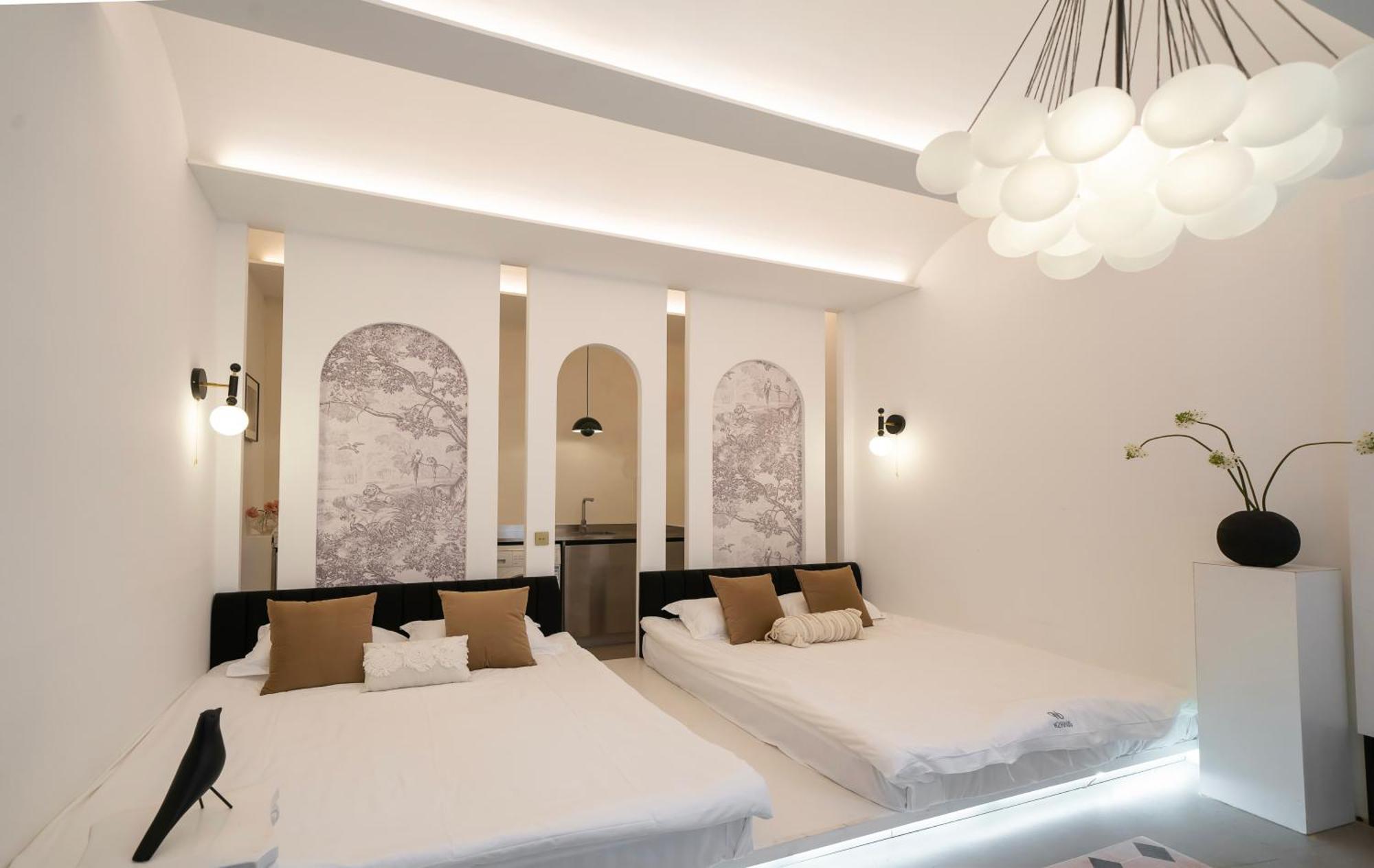 Moli B&b-jing'an Temple Near The Subway Private Yard Townhouse Garden Apartment *