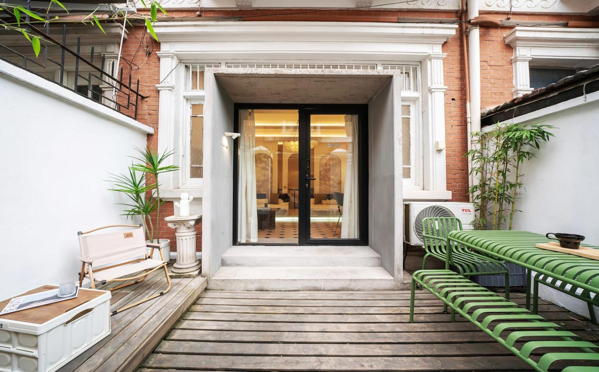 Moli B&b-jing'an Temple Near The Subway Private Yard Townhouse Garden Apartment Shanghai