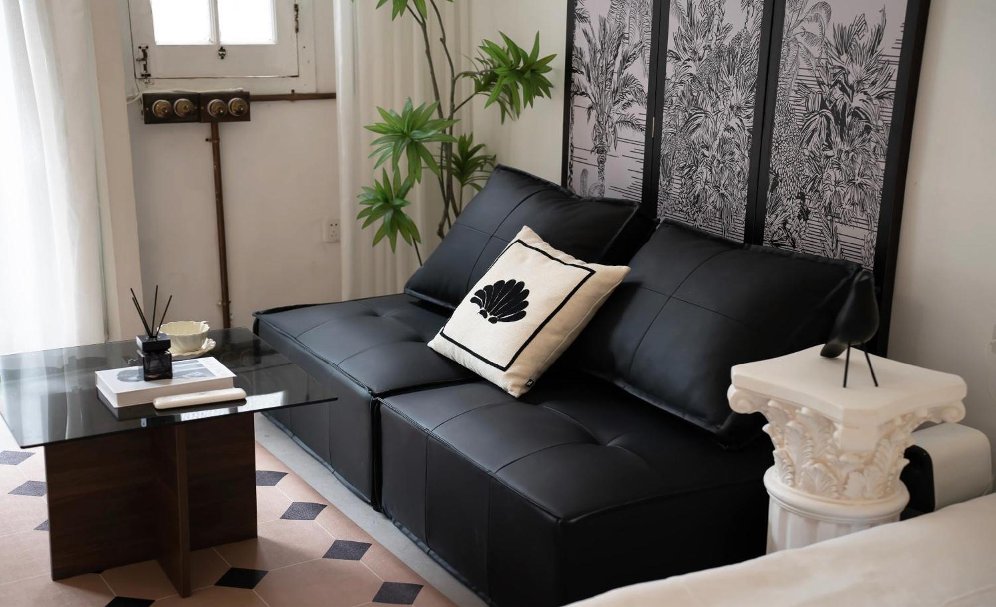 Apartment Moli B&b-jing'an Temple Near The Subway Private Yard Townhouse Garden *